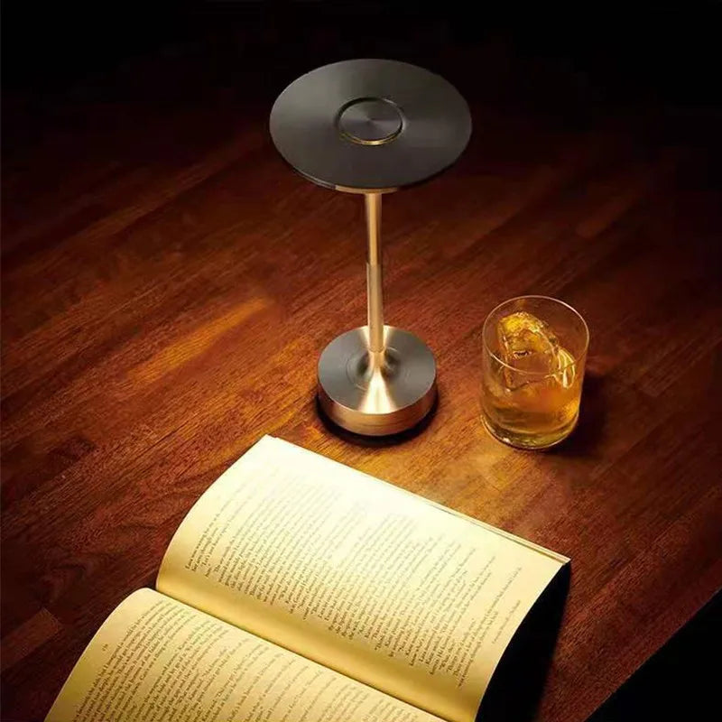 Modern Table Lamp with Metallic Finish – Sleek Design for Desk, Shelf or Side Table