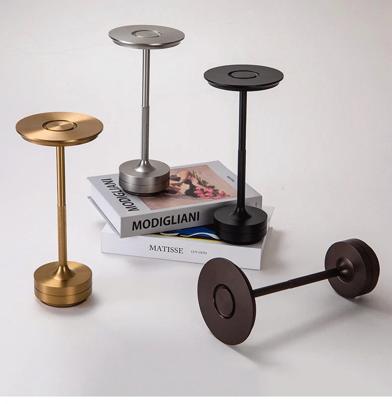 Modern Table Lamp with Metallic Finish – Sleek Design for Desk, Shelf or Side Table